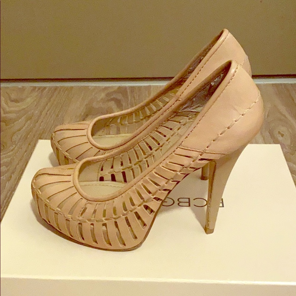 BCBG heels - Picture 2 of 3